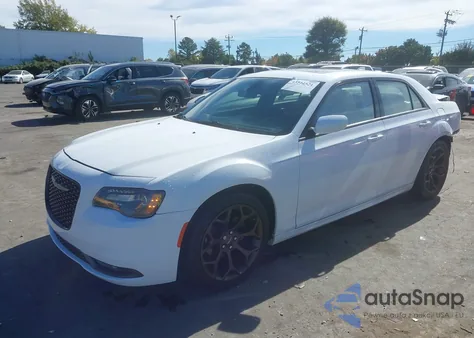 2016 Chrysler 300 300S Alloy Edition z USA, uszkodzony, nr VIN 2C3CCABG8GH269796